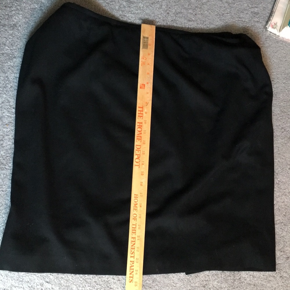 Black size 22 W Evan Picone 100 wool black skirt
